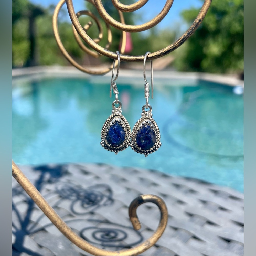 Vintage Natural Faceted Pear Sapphire Dangle Earrings Set In 925 Sterling Silver